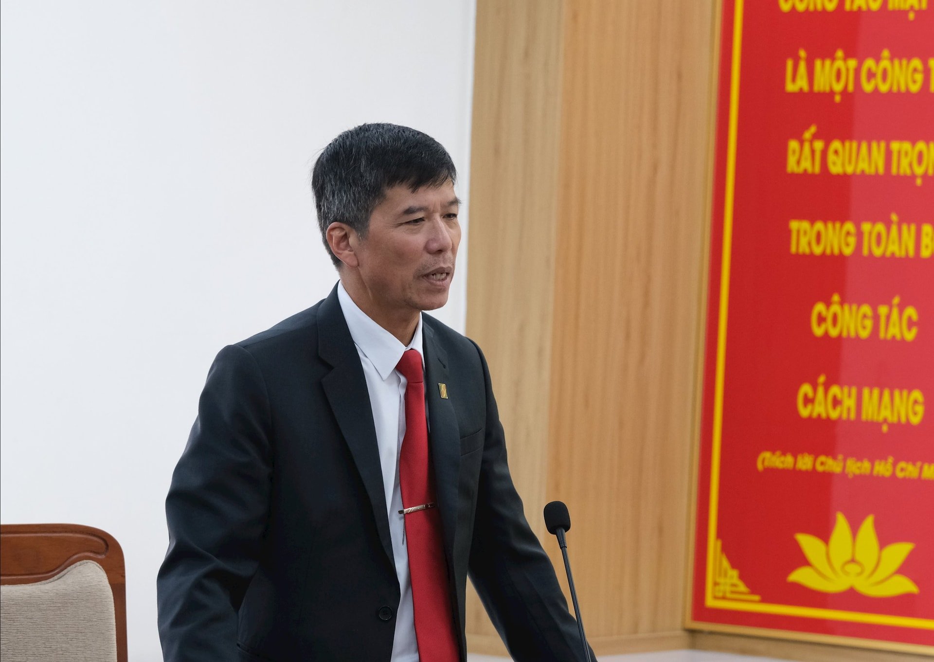 Herr Nguyen Xuan Hoa