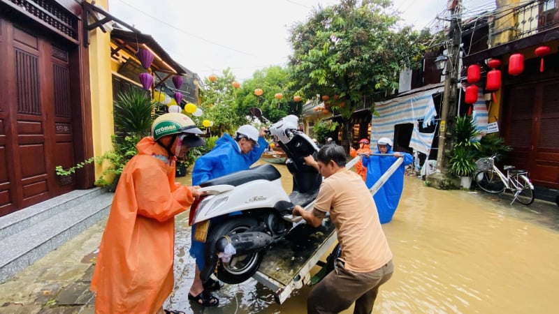 น้ำท่วมเมืองโบราณฮอยอันเพิ่มสูงข้ามคืน น้ำท่วมถนนหลายสาย -0
