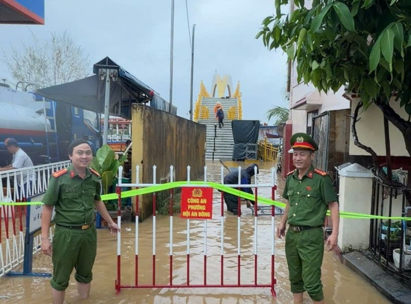 น้ำท่วมเมืองโบราณฮอยอันเพิ่มสูงข้ามคืน น้ำท่วมถนนหลายสาย -0