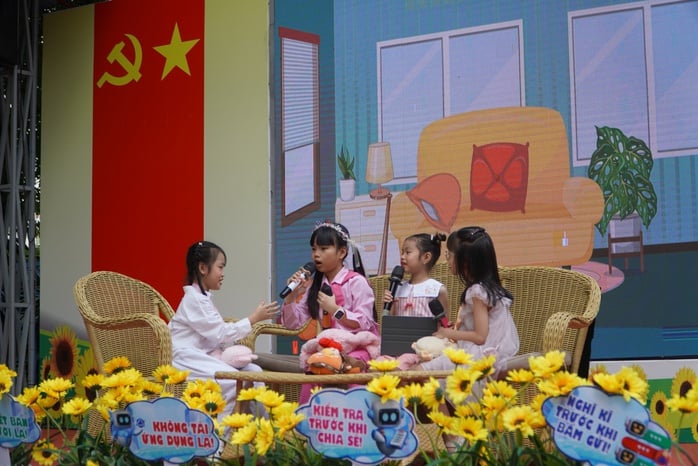 "Thấy nội dung bức ảnh không phù hợp trên mạng, em nên làm gì?" - Ảnh 1.
