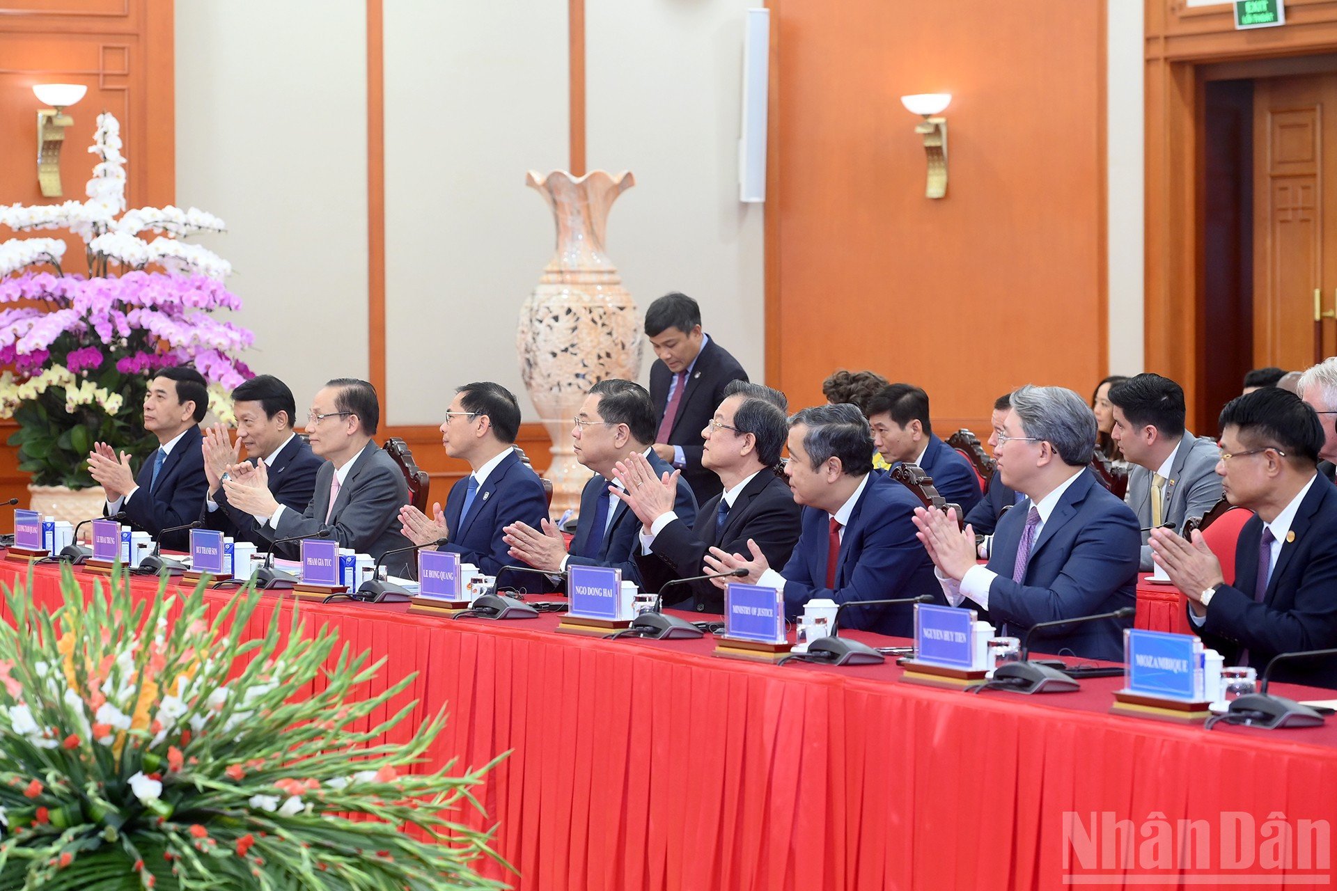 ndo_br_a15-bnd-4942.jpg