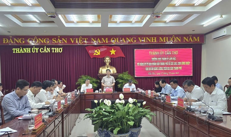 Can Tho acelera el desarrollo de su parque industrial: Hacia el centro industrial y energético del Delta del Mekong - Foto 1. Cần Thơ tăng tốc phát triển khu công nghiệp: Hướng tới trung tâm công nghiệp - năng lượng vùng ĐBSCL- Ảnh 1.