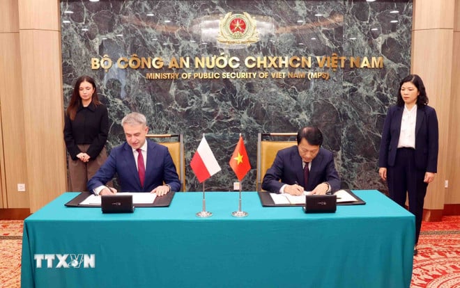 ttxvn-vietnam-ba-lan.jpg
