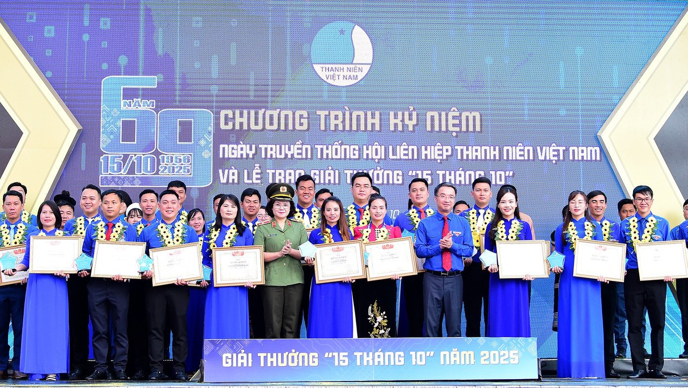 tienphong-canbohoi.jpg