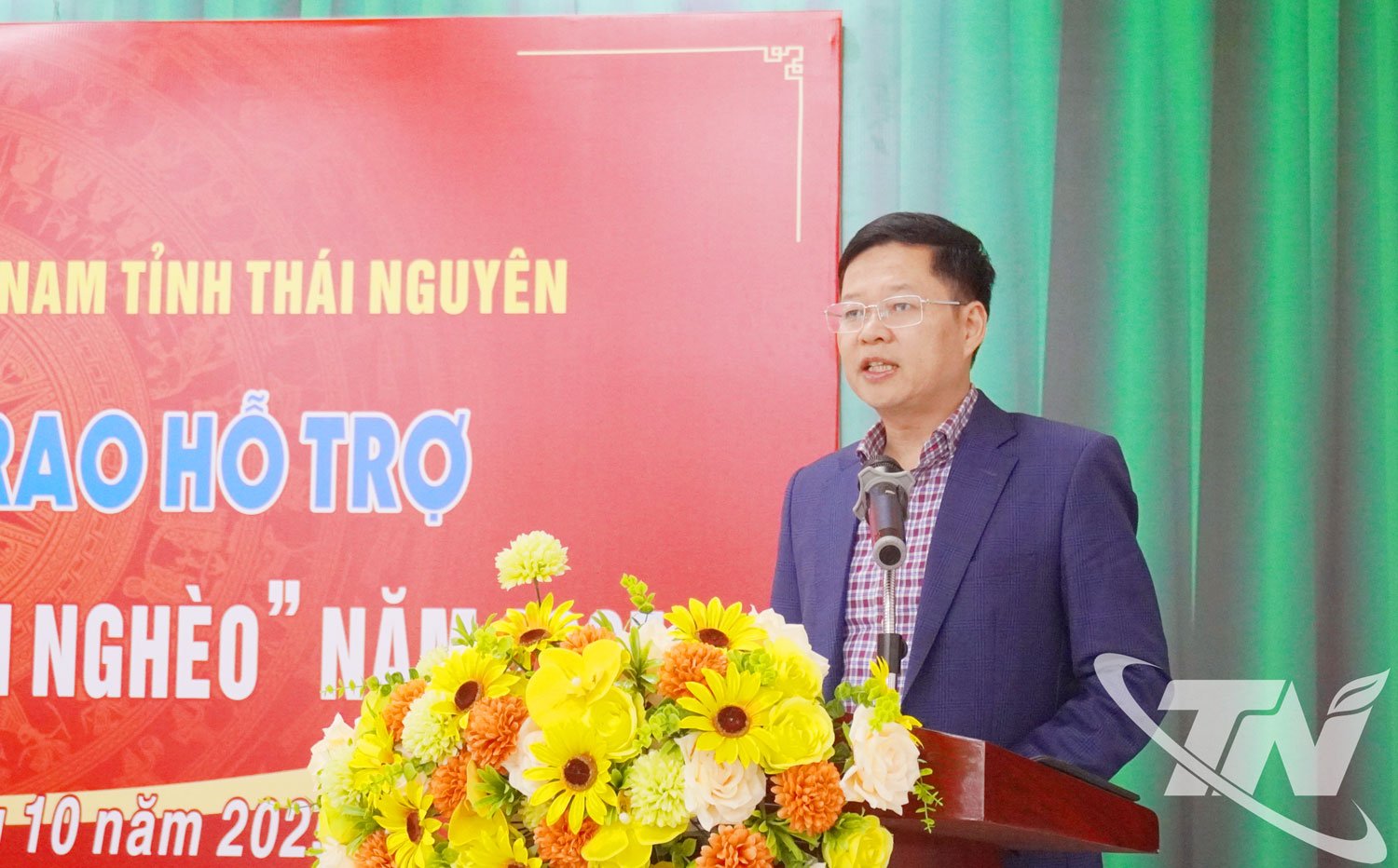 O camarada Dinh Quang Tuyen falou no programa.