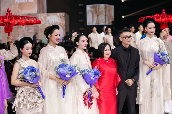 2-ntk-vu-viet-ha-lien-tuc-dam-nhan-vi-tri-mo-man-va-khep-man-qua-cac-mua-avifw1.jpg