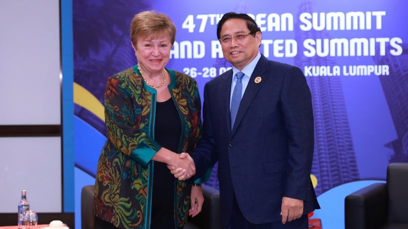 Premiärminister Pham Minh Chinh träffar Kristalina Georgieva, verkställande direktör för Internationella valutafonden (IMF). (Foto: VGP/Nhat Bac)