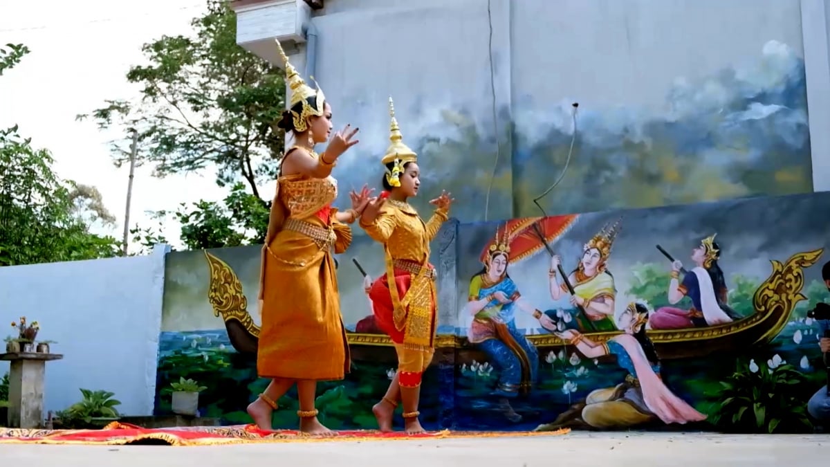 Vĩnh Long phát triển du lịch gắn với bảo tồn bản sắc văn hóa Khmer - Ảnh 1.