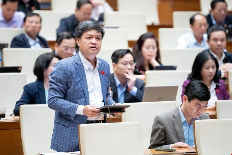 ta-dinh-thi.jpg