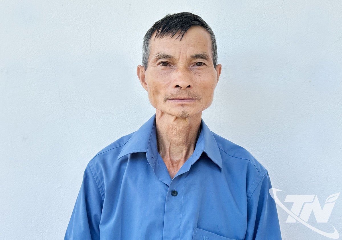 Herr Hoang Van Khai, en prestisjefylt person og leder av landsbyen Na Sam i Cho Ra kommune