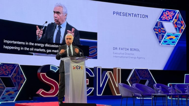 giam-doc-dieu-hanh-co-quan-nang-luong-quoc-te-iea-tien-si-fatih-birol-tai-le-khai-mac-siew-2025-498.jpg