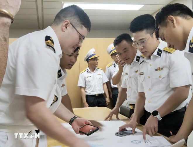 ttxvn-tau-hai-quan-1.jpg