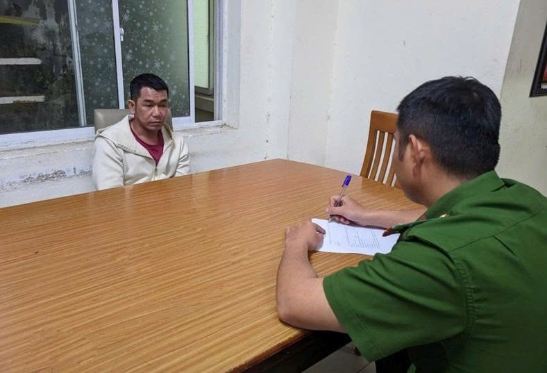 មុខសញ្ញា Do Dang Nguyen នៅស្ថានីយ៍ប៉ូលីស