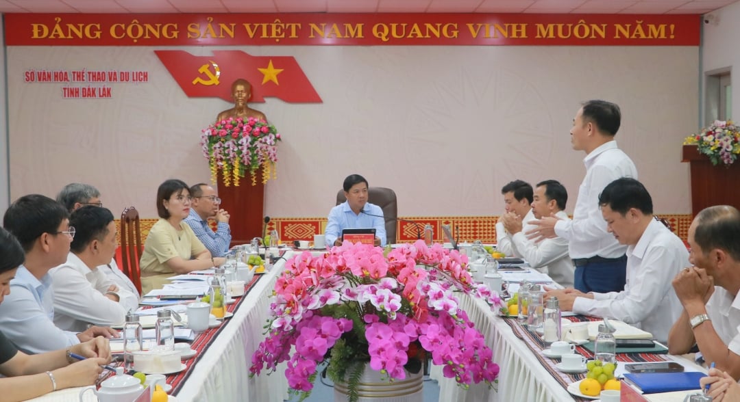 ទិដ្ឋភាពសន្និសីទ។