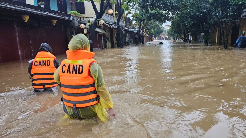 Da Nang City Trafikpolis: Varning för 113 översvämmade platser, trafikstörningar på större vägar -0