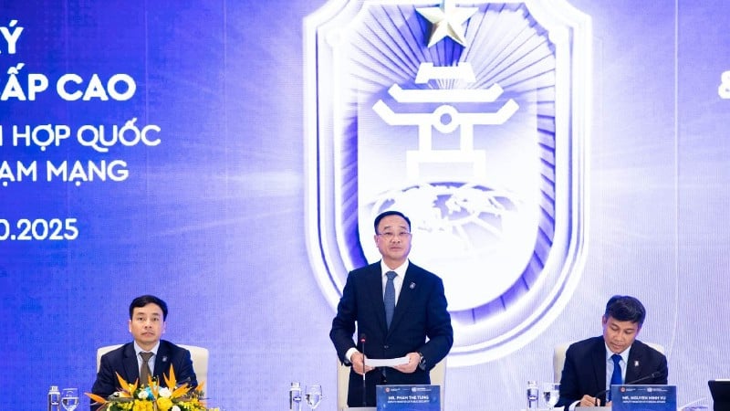 Oberleutnant General Pham The Tung, stellvertretender Minister für öffentliche Sicherheit, leitete die internationale Pressekonferenz.