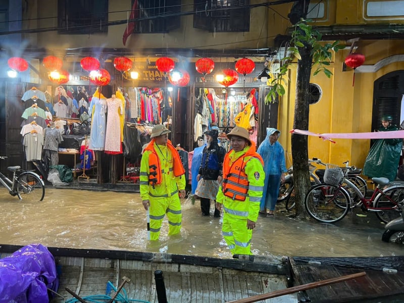 Da Nang City Trafikpolis: Varning för 113 översvämmade platser, trafikstörningar på större vägar -0