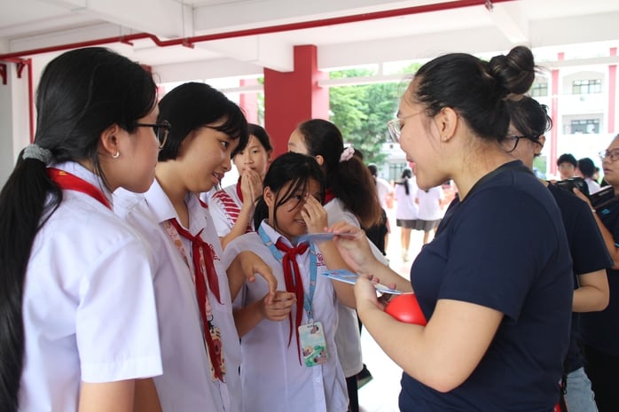“Một sức khỏe” trang bị kiến thức khoa học cho hàng ngàn học sinh - Ảnh 3.