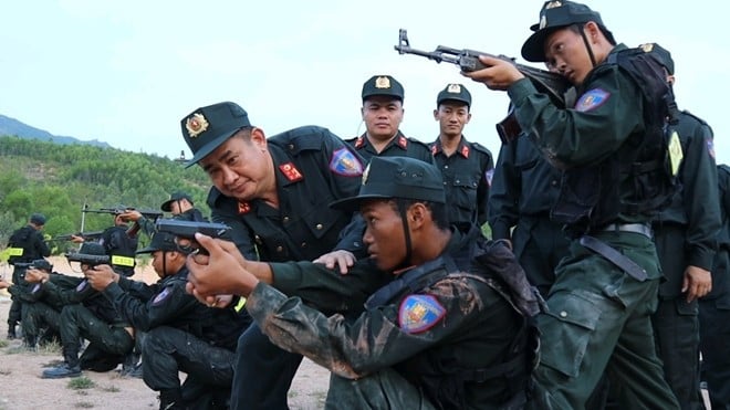 can-bo-chien-si-trung-doan-cscd-nam-trung-bo-thuong-xuyen-luyen-tap-san-sang-chien-dau.jpg