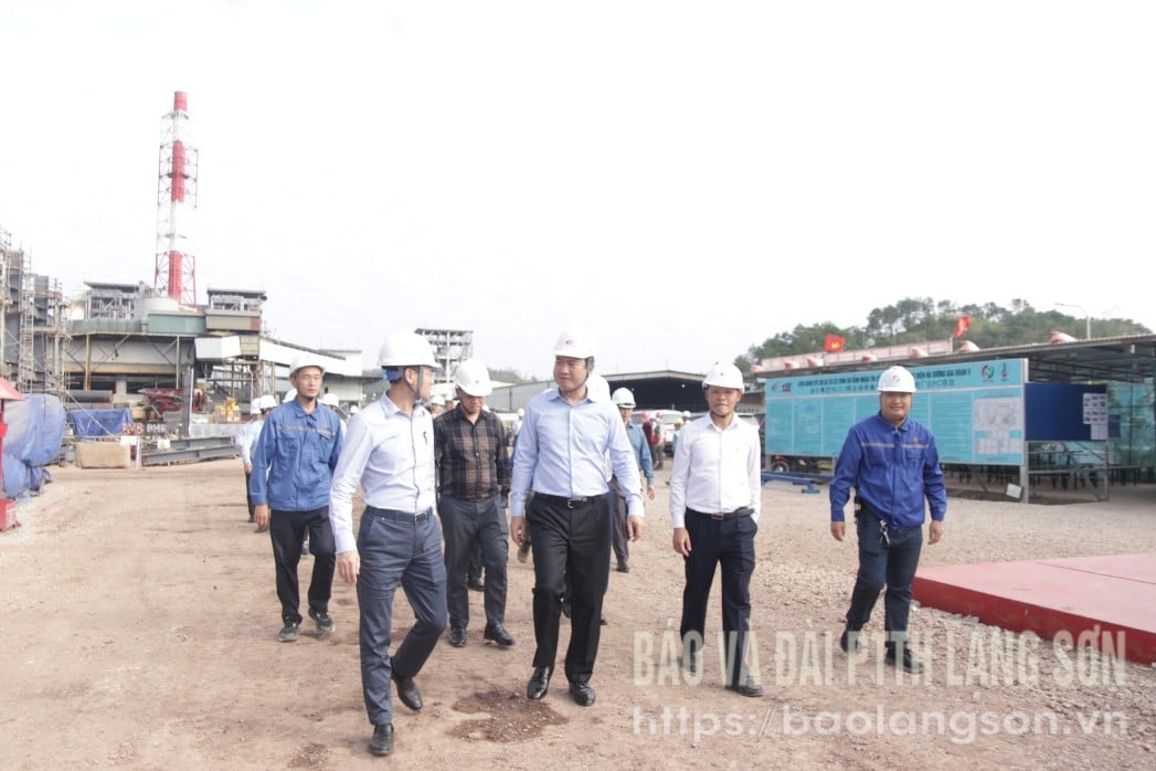 Đoàn công tác kiểm tra thực tế tại Dự án Nhà máy Nhiệt điện Na Dương II, xã Na Dương