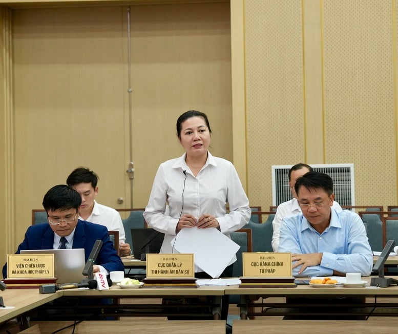 Information om hur verkställandet av domarna mot Dinh La Thang och Trinh Van Quyet fortskrider - Foto 1. Thông tin về tiến độ thi hành án ông Đinh La Thăng và Trịnh Văn Quyết- Ảnh 1.