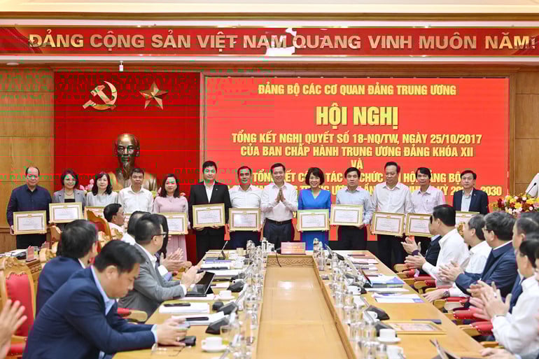 gen-h-trao-thuong-dh.jpg