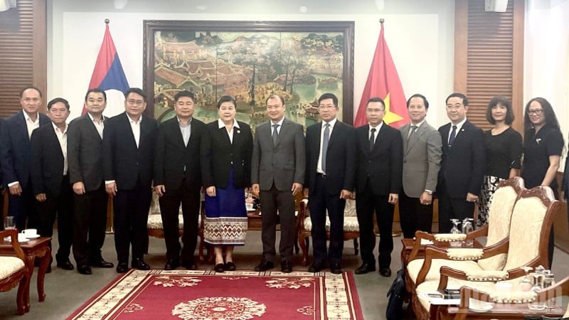 Đoàn công tác Ban Tuyên huấn Trung ương Đảng Nhân dân Cách mạng Lào làm việc tại trụ sở Bộ Văn hóa, Thể thao và Du lịch. 