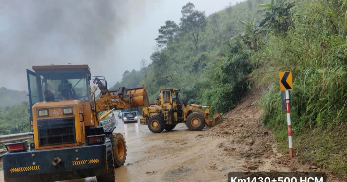 Khắc phục sạt lở, sớm thông các tuyến đường miền Trung – Tây Nguyên