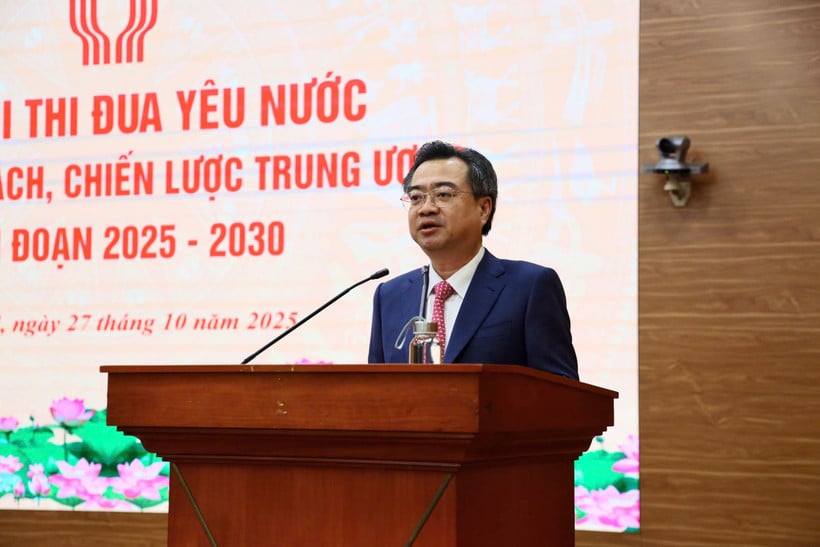 Kamerad Nguyen Thanh Nghi berbicara di Kongres.