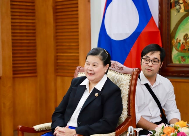 Thứ trưởng Thường trực Lê Hải Bình tiếp Phó Trưởng ban Tuyên huấn Trung ương Đảng Nhân dân Cách mạng Lào - Ảnh 2.