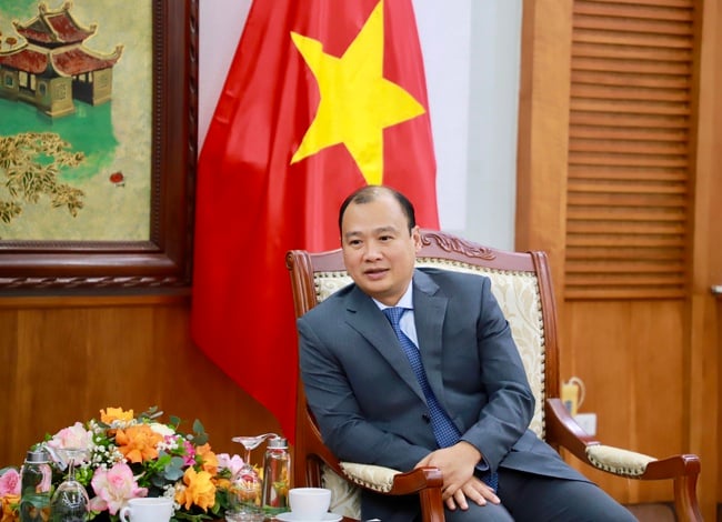 Thứ trưởng Thường trực Lê Hải Bình tiếp Phó Trưởng ban Tuyên huấn Trung ương Đảng Nhân dân Cách mạng Lào - Ảnh 4.