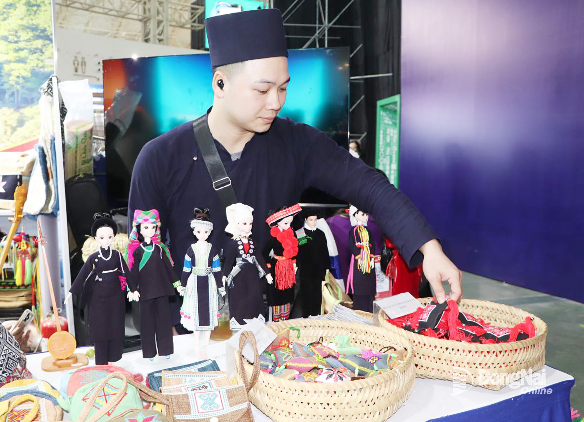 Främjar traditionella produkter från ursprungsbefolkningar i Cao Bang-provinsen. Foto: Ngoc Lien