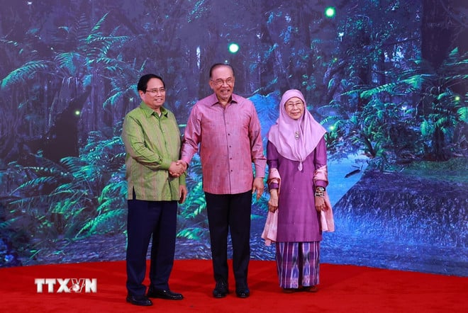 ttxvn-thu-tuong-pham-minh-chinh-du-tiec-chieu-dai-chao-mung-cua-thu-tuong-malaysia-8367930-1.jpg