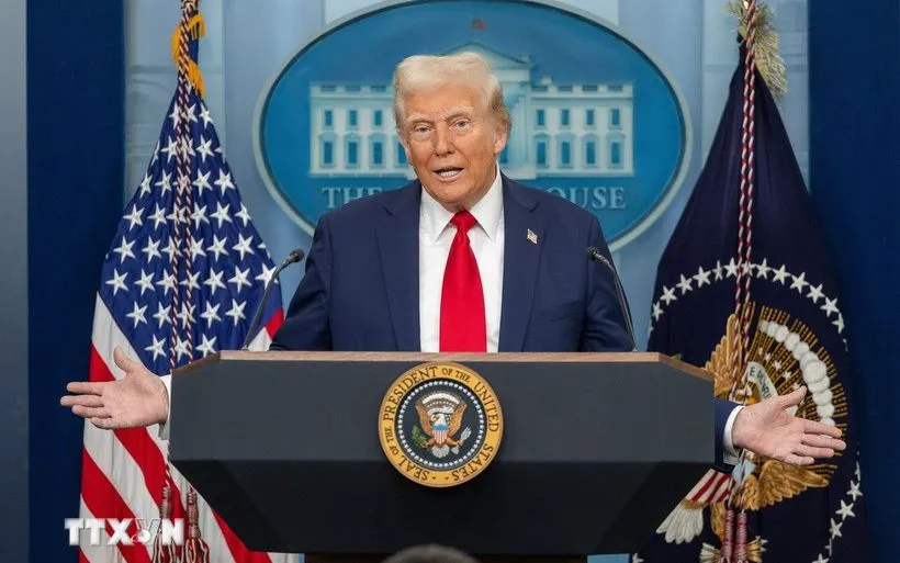 El presidente de Estados Unidos, Donald Trump, habla en la Casa Blanca. (Foto: THX/TTXVN) Tổng thống Mỹ Donald Trump phát biểu tại Nhà Trắng. (Ảnh: THX/TTXVN)