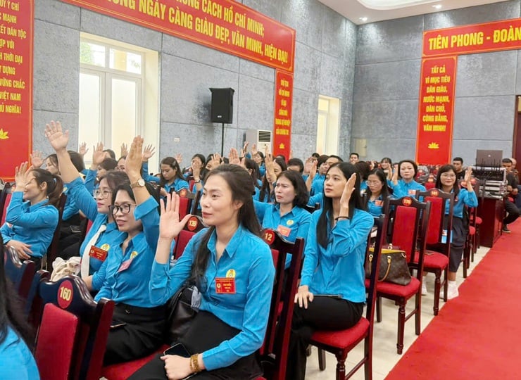 Công đoàn phường Vĩnh Hưng: Đưa tiêu chí ứng dụng công nghệ, chuyển đổi số vào nhiều chỉ tiêu- Ảnh 4. Công đoàn phường Vĩnh Hưng: Đưa tiêu chí ứng dụng công nghệ, chuyển đổi số vào nhiều chỉ tiêu- Ảnh 4.