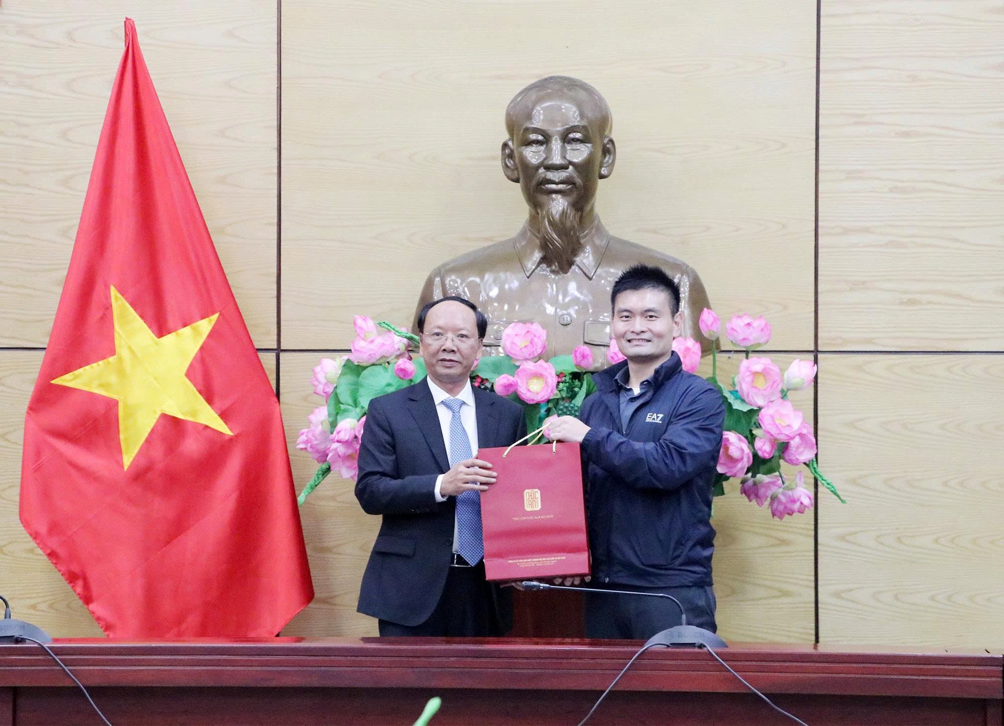 ພາສາອັງກິດ: ຂ່າວ