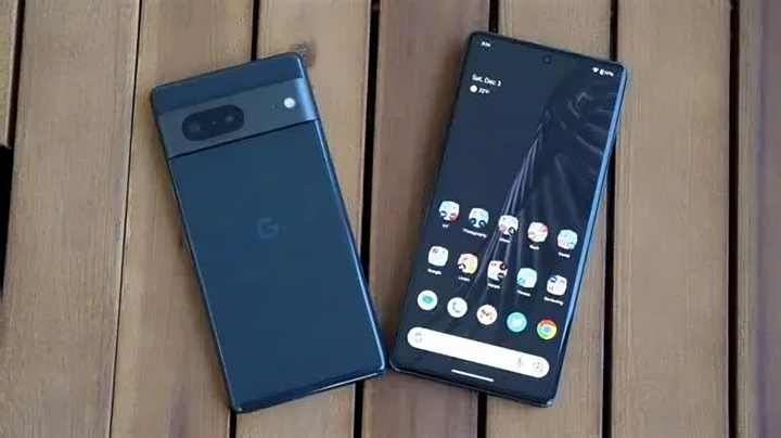 Google Pixel byl v listopadu aktualizován novými balíčky motivů. (Zdroj: Handla)