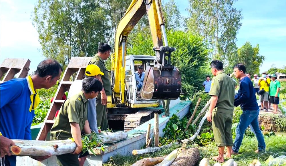 'Căng mình' ứng phó với lũ: Lũ về nhanh đe dọa vùng sản xuất (Bài 1)