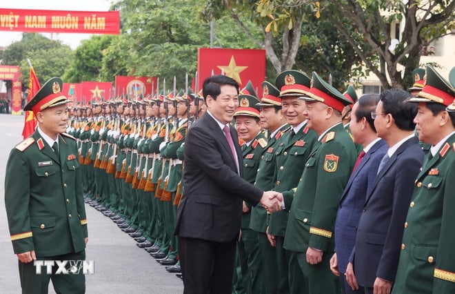 ttxvn-2810-chu-tich-nuoc-quan-khu-3-3.jpg