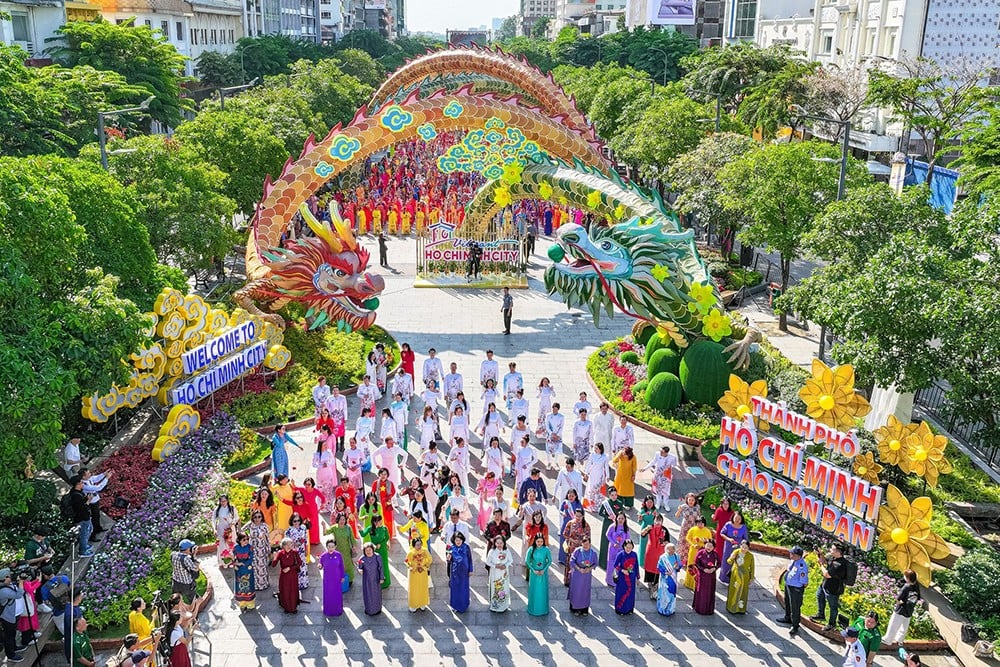 Diplomasi budaya terus menjadi salah satu daripada tiga tonggak penting dalam hal ehwal luar bandar Ho Chi Minh. Ngoại giao văn hóa tiếp tục là một trong ba trụ cột quan trọng trong công tác đối ngoại của TP.Hồ Chí Minh