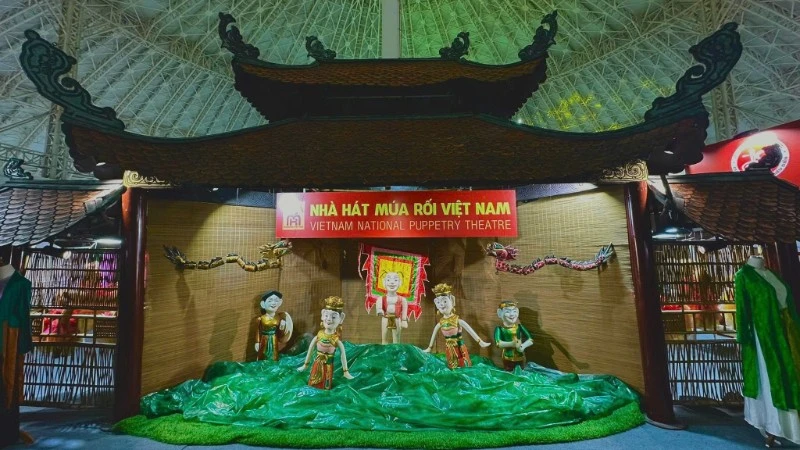 Sắc màu nghệ thuật múa rối tại Hội chợ Mùa thu 2025