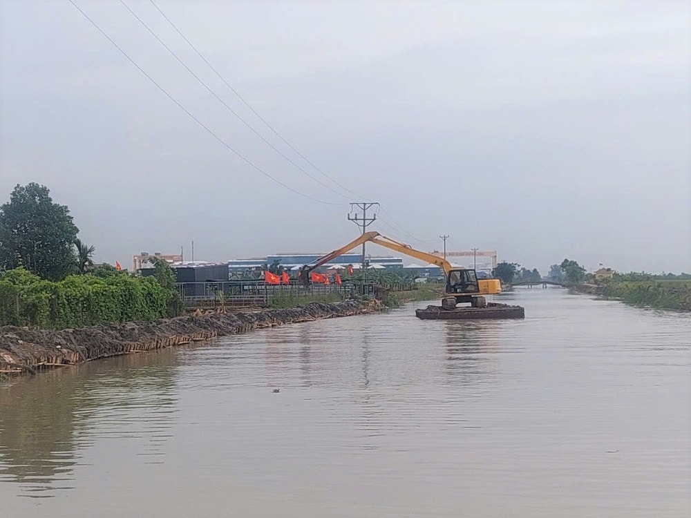 Tăng tốc nạo vét kênh mương phục vụ sản xuất vụ đông xuân