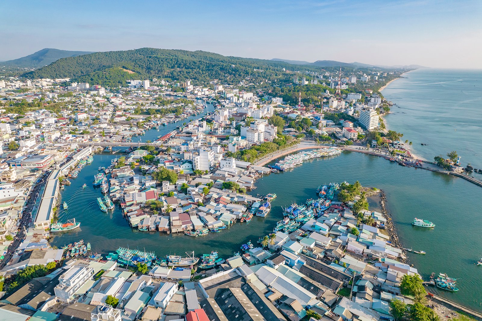 مجلس الشعب لمنطقة فوكوك الخاصة يعيد تسمية 46 حيًا