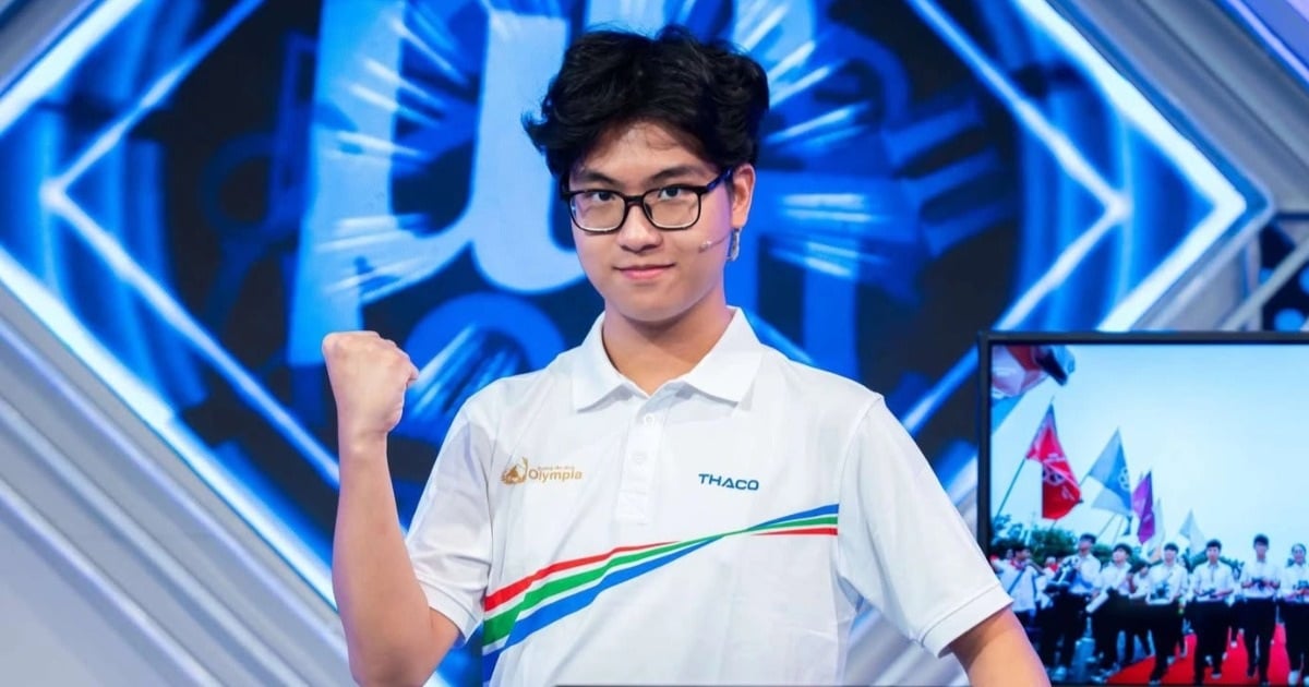 Hà Nội trao bằng khen đột xuất cho nam sinh vô địch Đường lên đỉnh Olympia