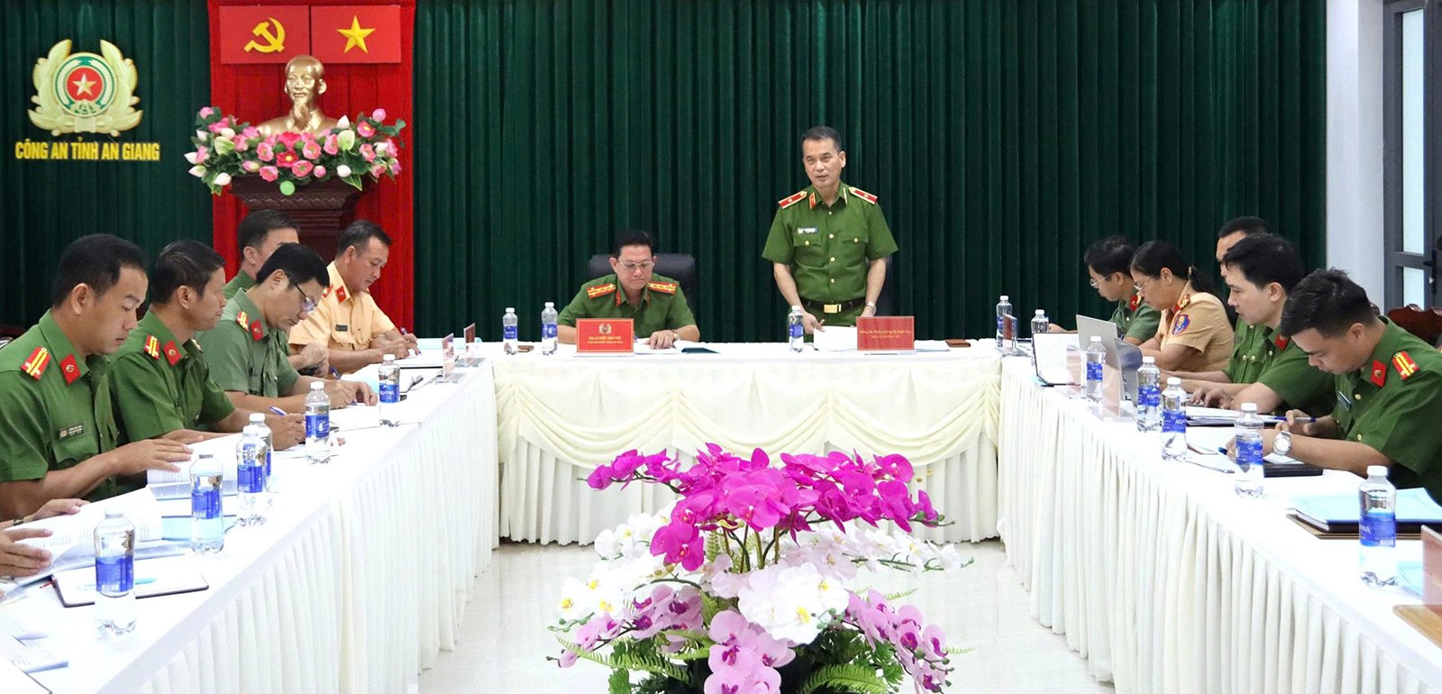 Le Département de prévention et de contrôle des crimes environnementaux a travaillé avec la police provinciale d'An Giang.