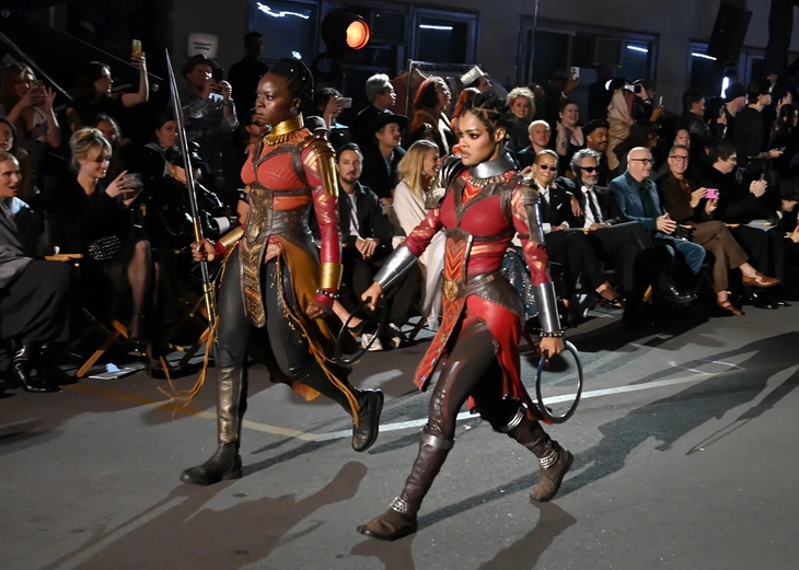 Wakanda domina a passarela da Vogue World: Hollywood 2025 - Foto 3. Vogue - Ảnh 3.