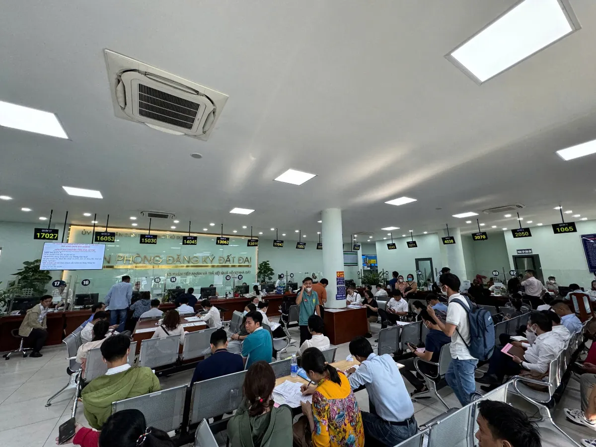 Propunere de menținere a modelului cu 703 sucursale ale oficiilor de înregistrare funciară - Foto 1. Kiến nghị giữ nguyên mô hình 703 chi nhánh văn phòng đăng ký đất đai- Ảnh 1.