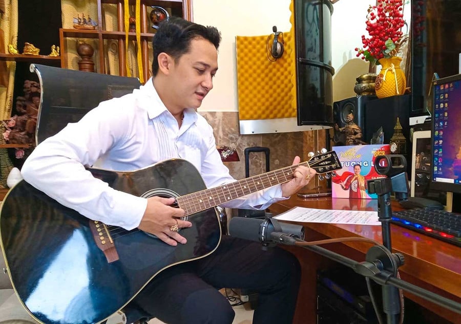 Nhạc sĩ, ca sĩ Hoàng Dũng với những sáng tác gieo tình yêu quê hương.