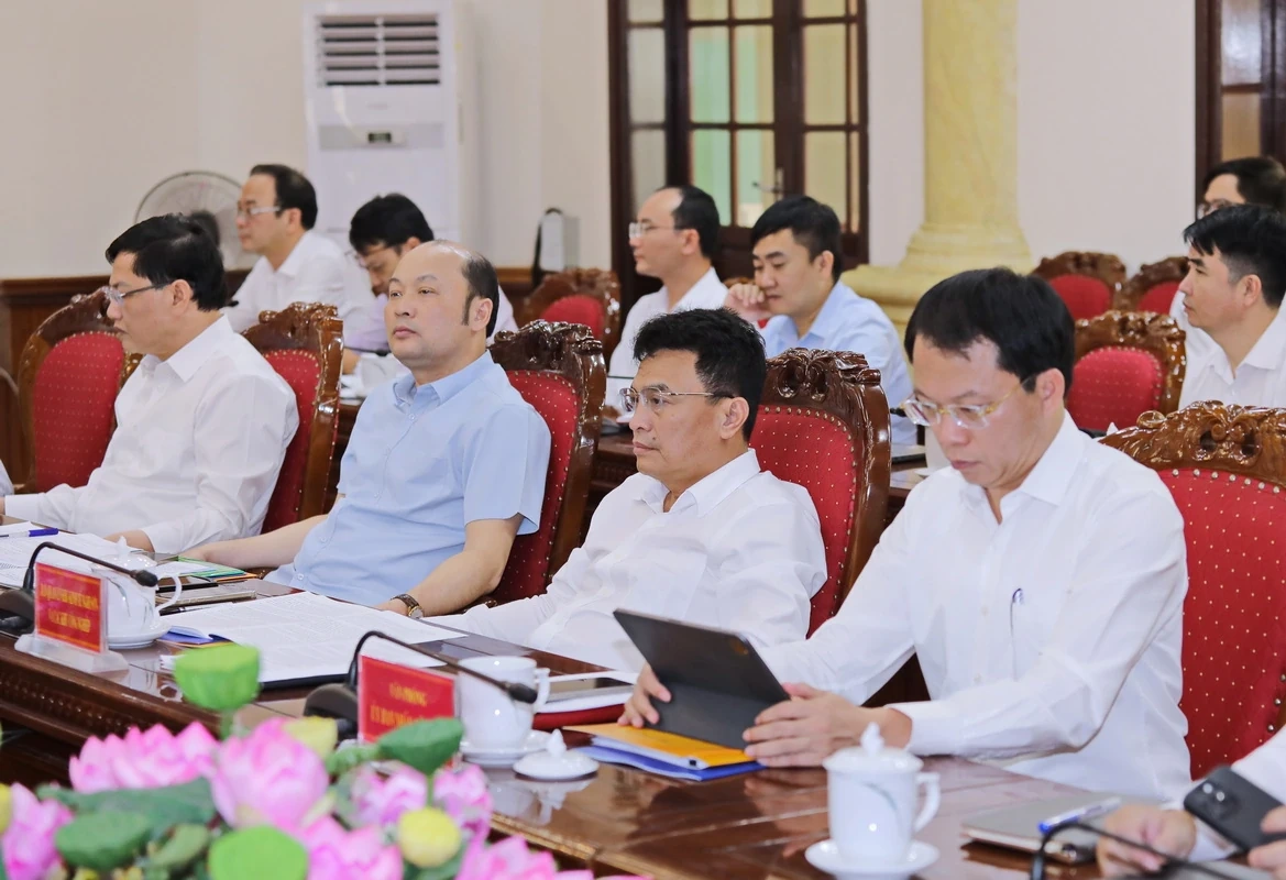 A Thanh Hoa Tartományi Párt Állandó Bizottsága együttműködik a Northern Power Corporationnel
