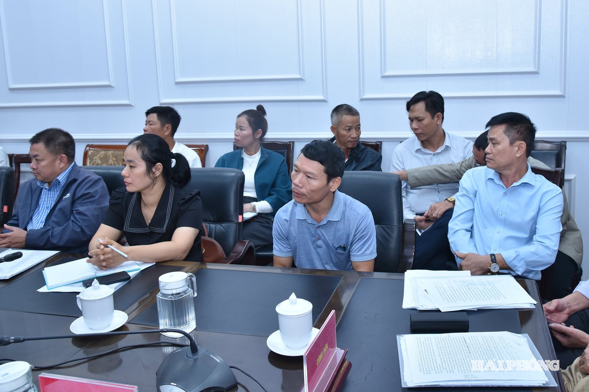 Representantes de trabalhadores e operários de 9 distritos de trânsito da província de Hai Duong participaram anteriormente da reunião.